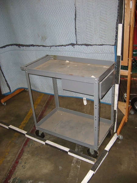 Arquivo:Chrome shelves 5070.jpg