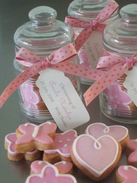 Arquivo:Christening gifts 3936.jpg