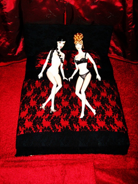 Arquivo:Handmade beds 2800.jpg